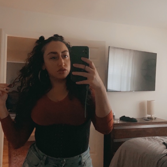 MEET THE POSHER, JESS ✨ - Picture 5 of 9